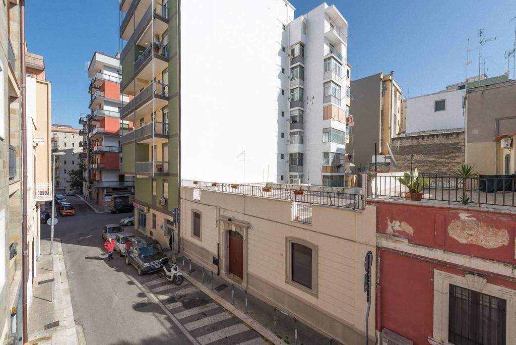 A Due Passi Dal Centro - Bari Policlinico Apartment Bagian luar foto
