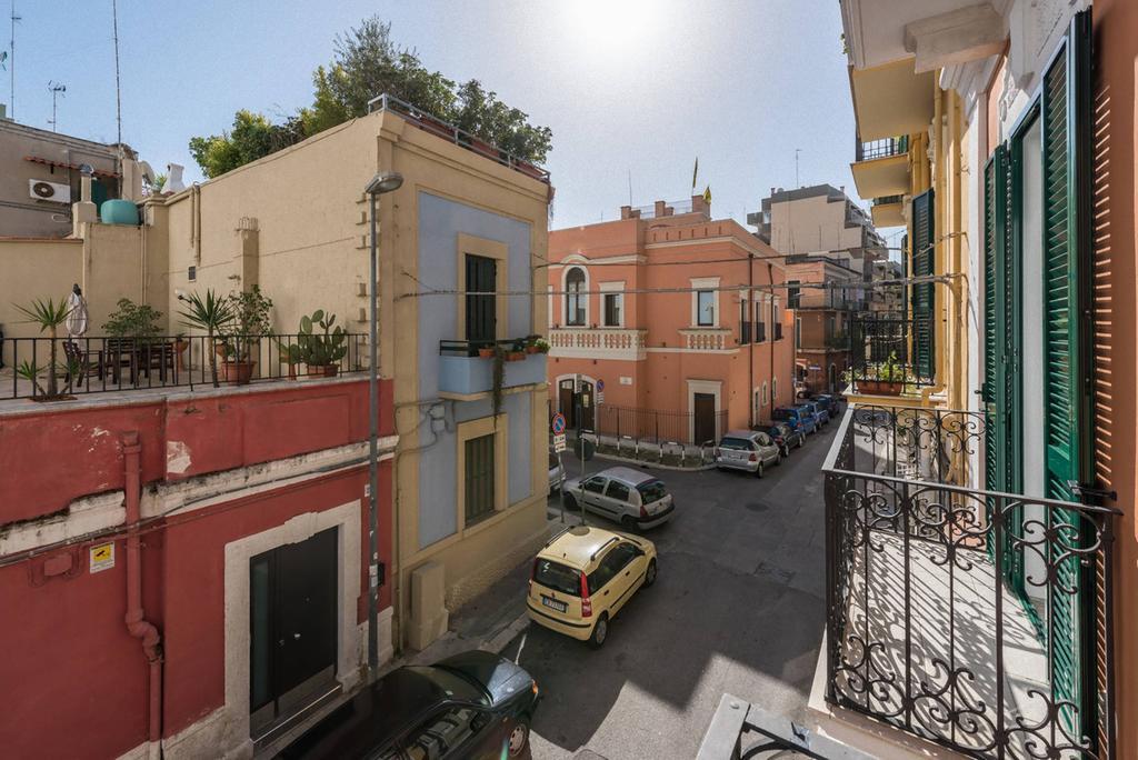 A Due Passi Dal Centro - Bari Policlinico Apartment Bagian luar foto