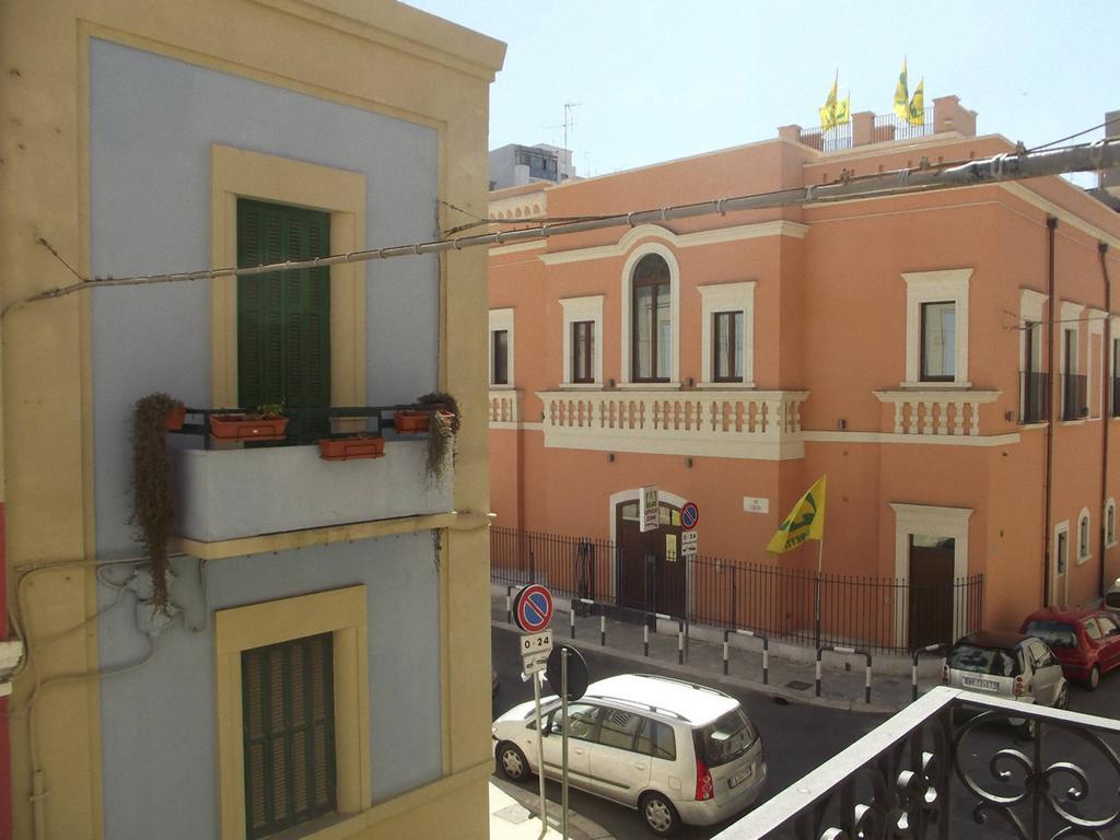 A Due Passi Dal Centro - Bari Policlinico Apartment Bagian luar foto