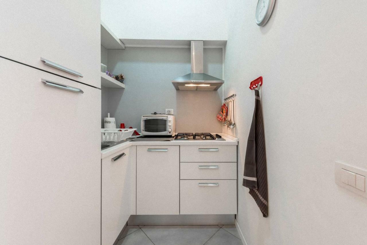 A Due Passi Dal Centro - Bari Policlinico Apartment Bagian luar foto
